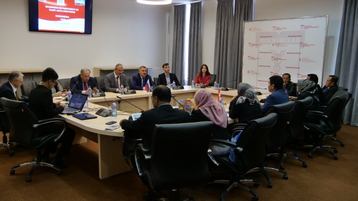 On that date, a delegation from Indonesia visited the Moscow Chamber of Commerce and Industry. The delegation included entrepreneurs from  various businesses of the East Java region.
