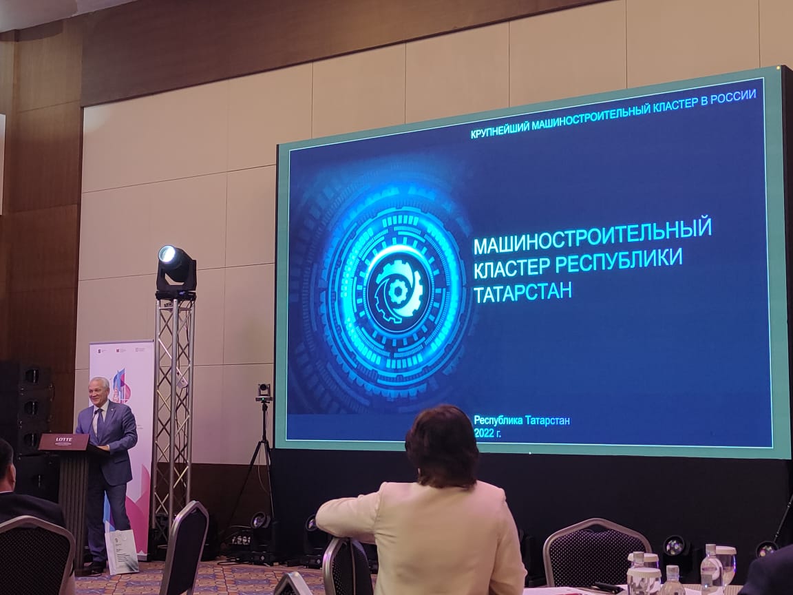 Владимир Платонов представил на ВЭФ опыт МТПП по развитию ВЭД и межрегиональных экономических связей