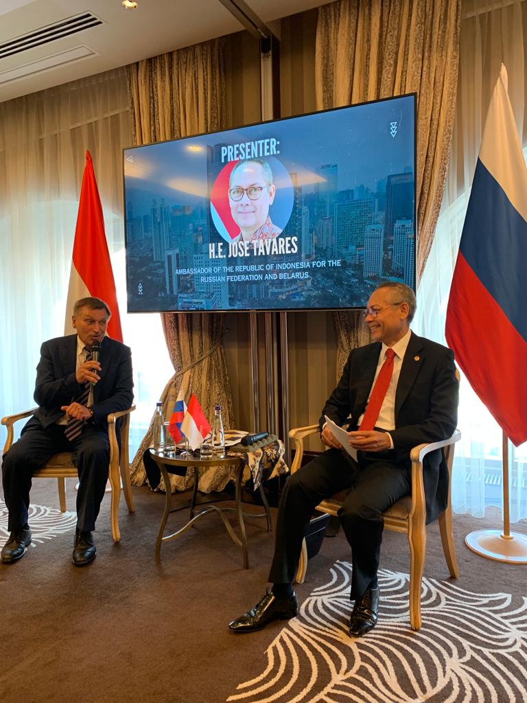 Председатель Комиссии принял участие в бизнес-встрече