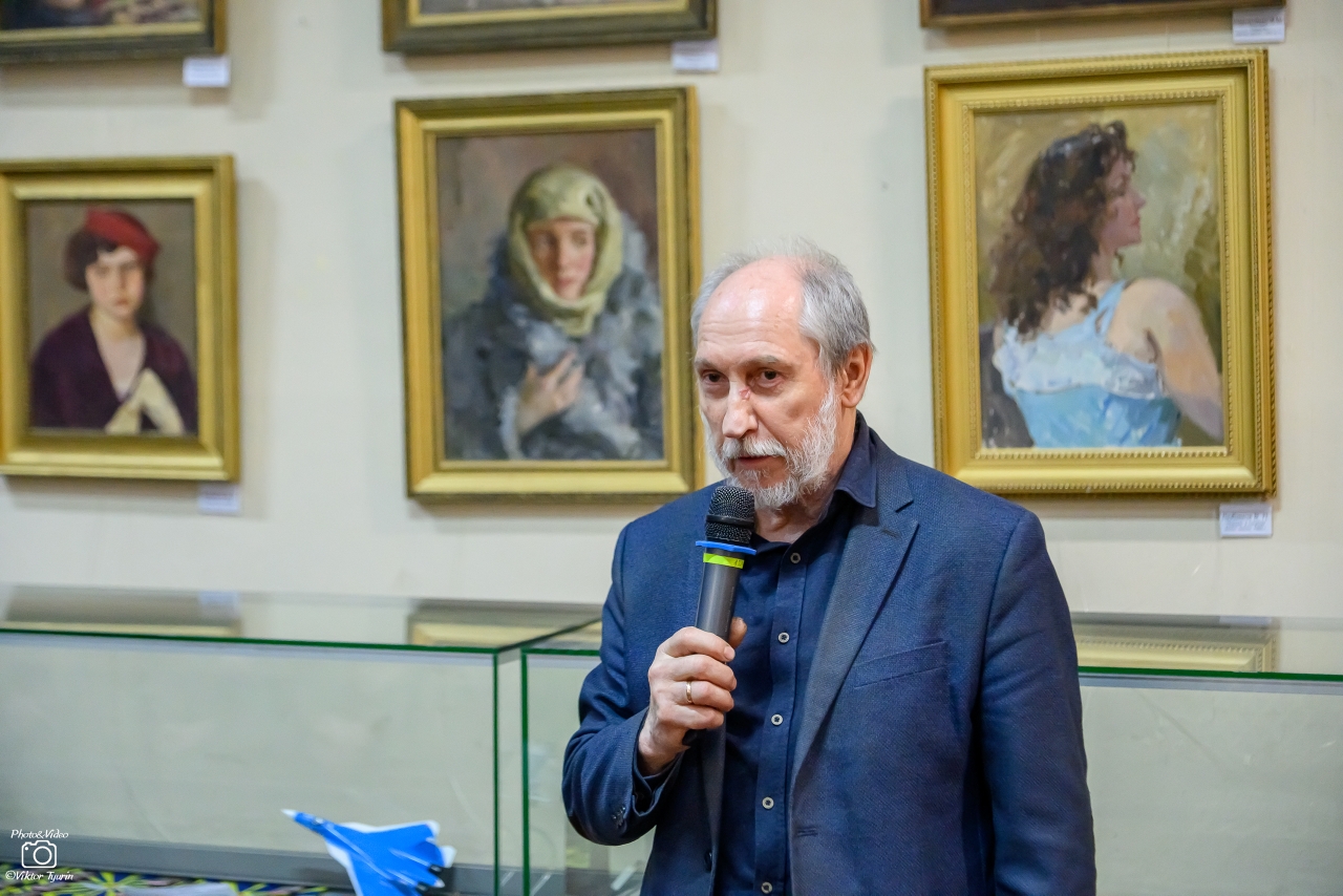 В Центральном офицерском клубе Воздушно-космических сил открыта выставка классического советского искусства