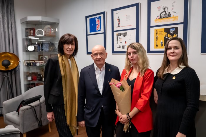 Цветущая сложность и индустриальная поэзия