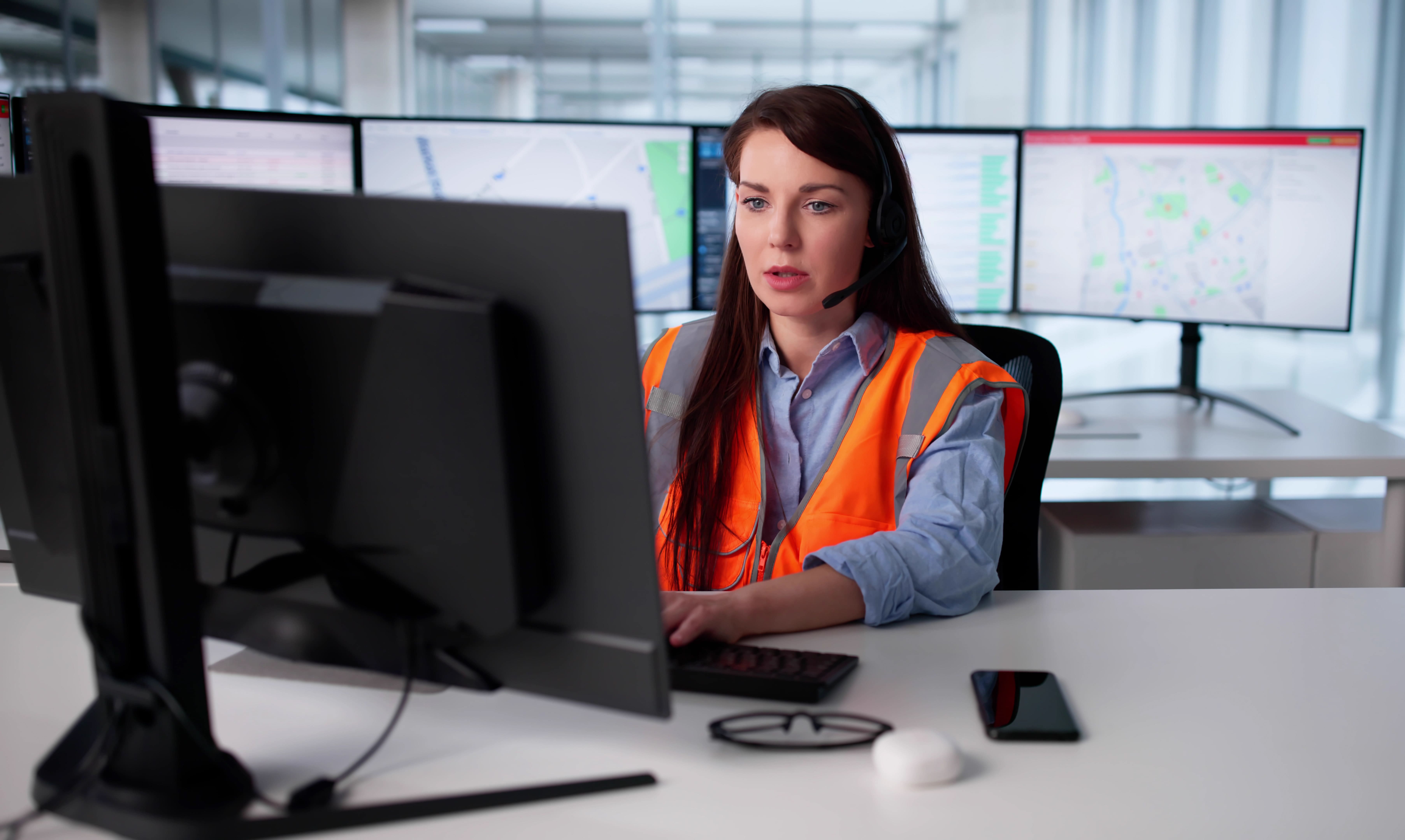 Экспедитор в новых цифровых реалиях: вебинар МЦ УЦП НИУ ВШЭ при поддержке Гильдии логистических операторов Экспедитор в новых цифровых реалиях: вебинар МЦ УЦП НИУ ВШЭ при поддержке Гильдии логистических операторов