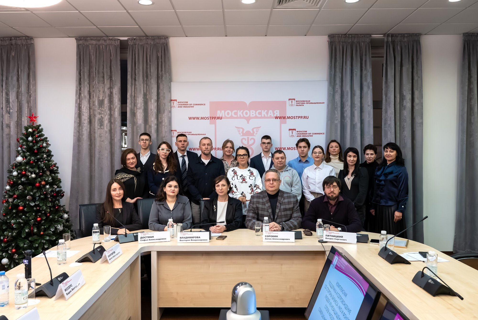 От детского дома к самостоятельной жизни: бизнес и НКО о поддержке взрослых сирот От детского дома к самостоятельной жизни: бизнес и НКО о поддержке взрослых сирот