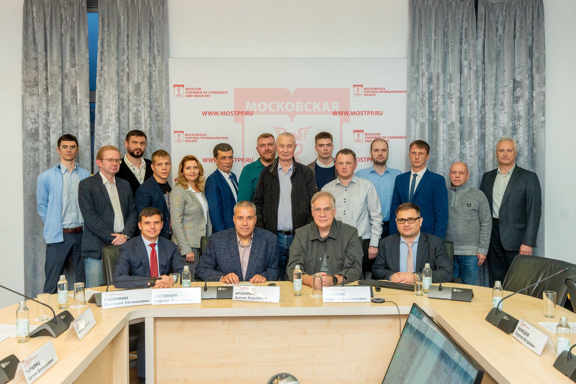 Как и чему нужно обучать молодых людей в современном мире? Как и чему нужно обучать молодых людей в современном мире?