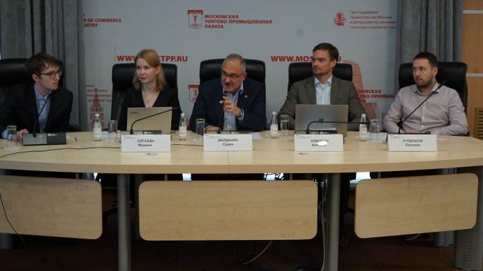 Experts discussed the prospects of doing business with India in the Moscow Chamber of Commerce and Industry