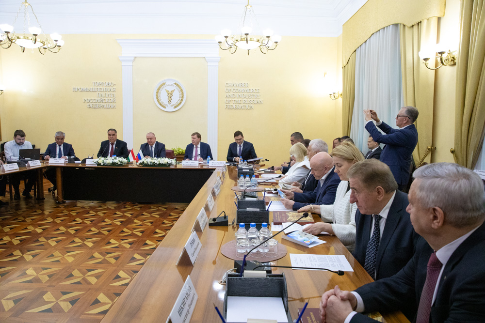 На встрече с делегацией Согдийской области Таджикистана Владимир Платонов представил два флагманских проекта МТПП