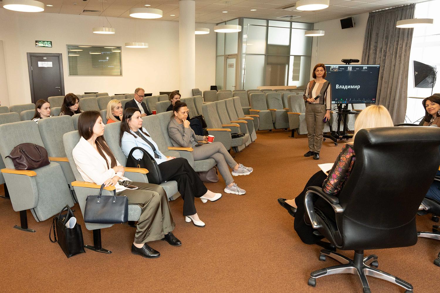 Специалисты обсудили разрывы и пути сближения практики и бизнес-образования