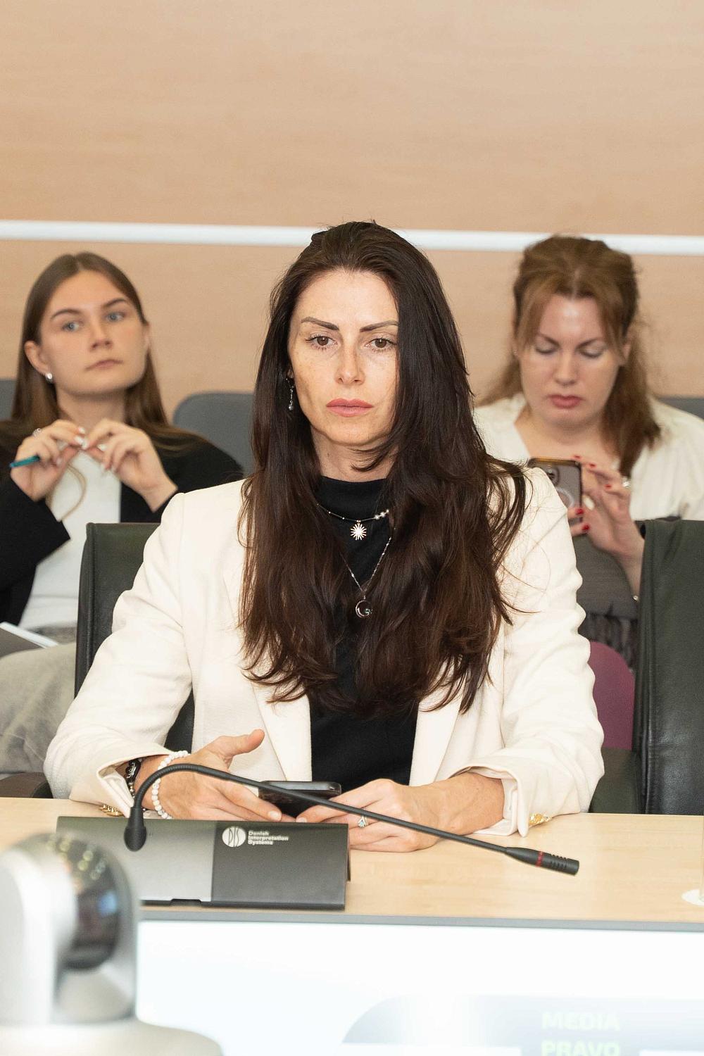 Маркировка рекламы в интернете по-прежнему вызывает много вопросов у предпринимателей и блогеров