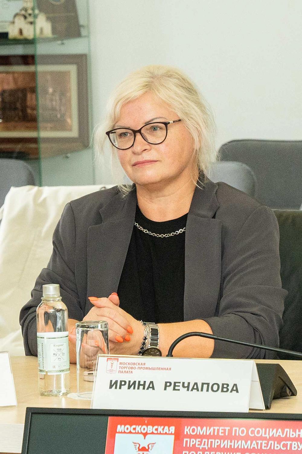 Специалисты обсуждают направления развития дополнительного образования в социальной сфере