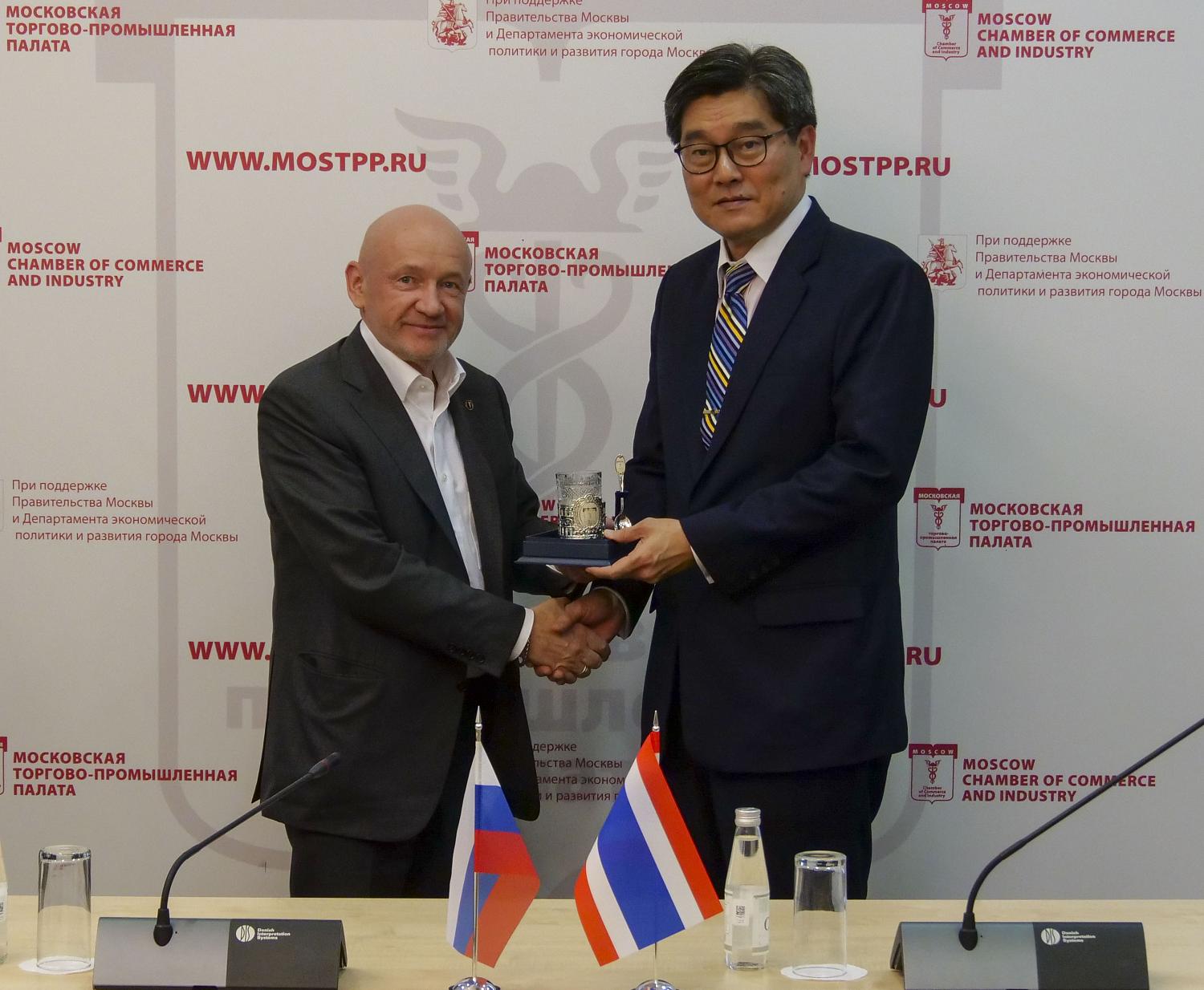 The MCCI was visited by a delegation from the Kingdom of Thailand