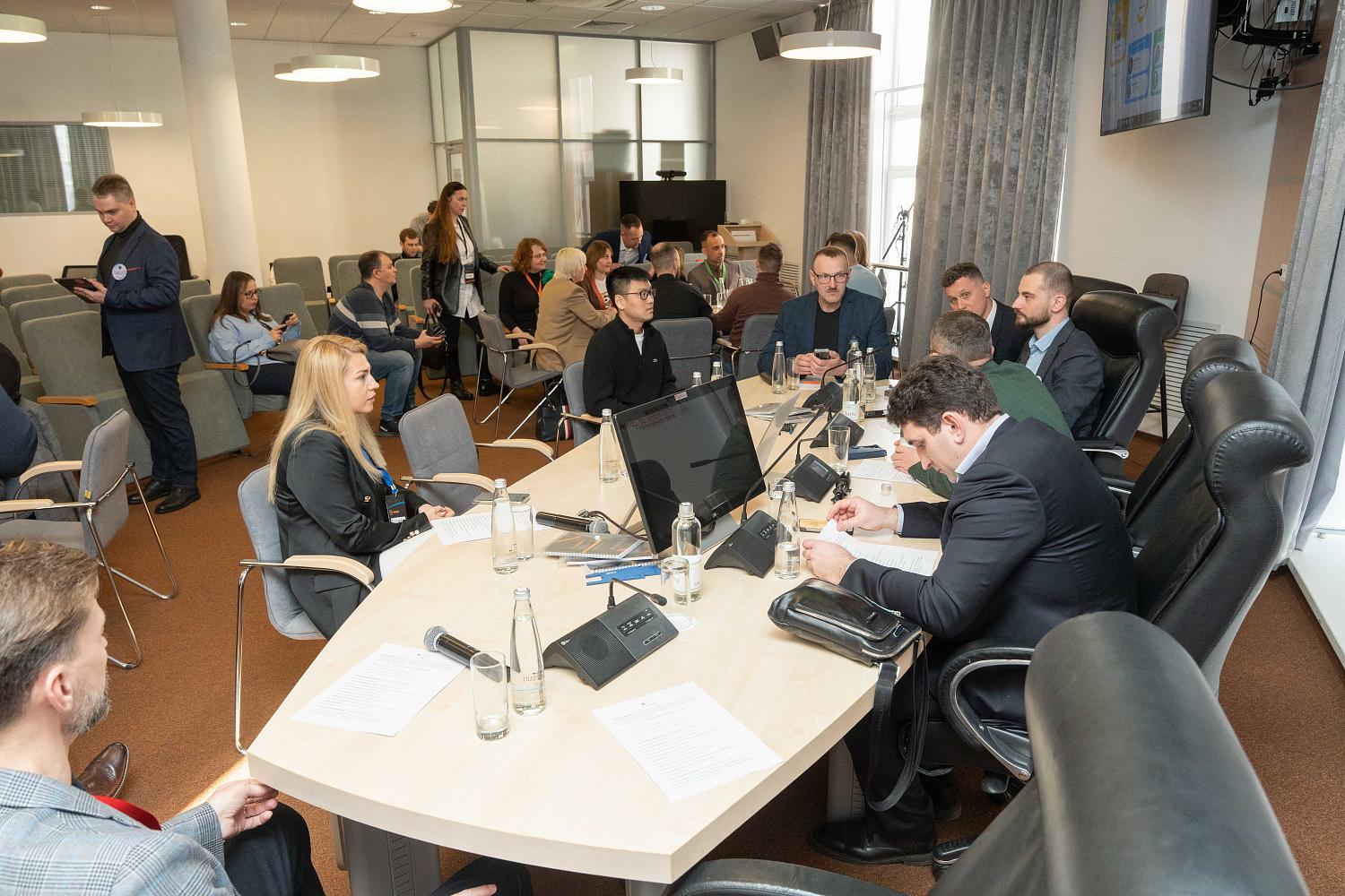 Предприниматели собрались, чтобы узнать о налогах, амнистии и судебной практике