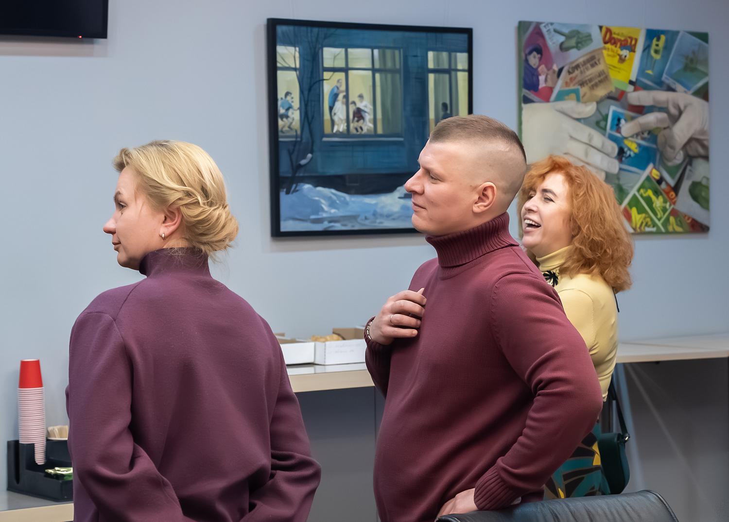 Межпоколенческая история в картинах: в МТПП представлена выставка «Жизнь – сахар!»