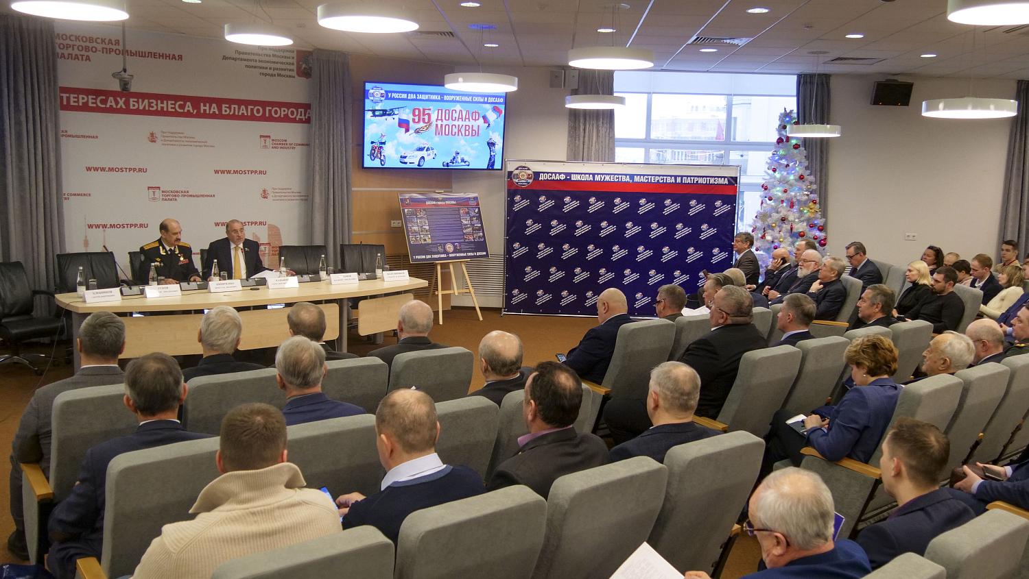 Владимир Платонов предложил создать Попечительский совет московского отделения ДОСААФ