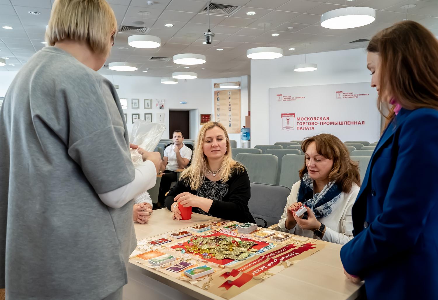 «Территория денег» и «Самосаботаж»: как игровые сценарии формируют лидеров