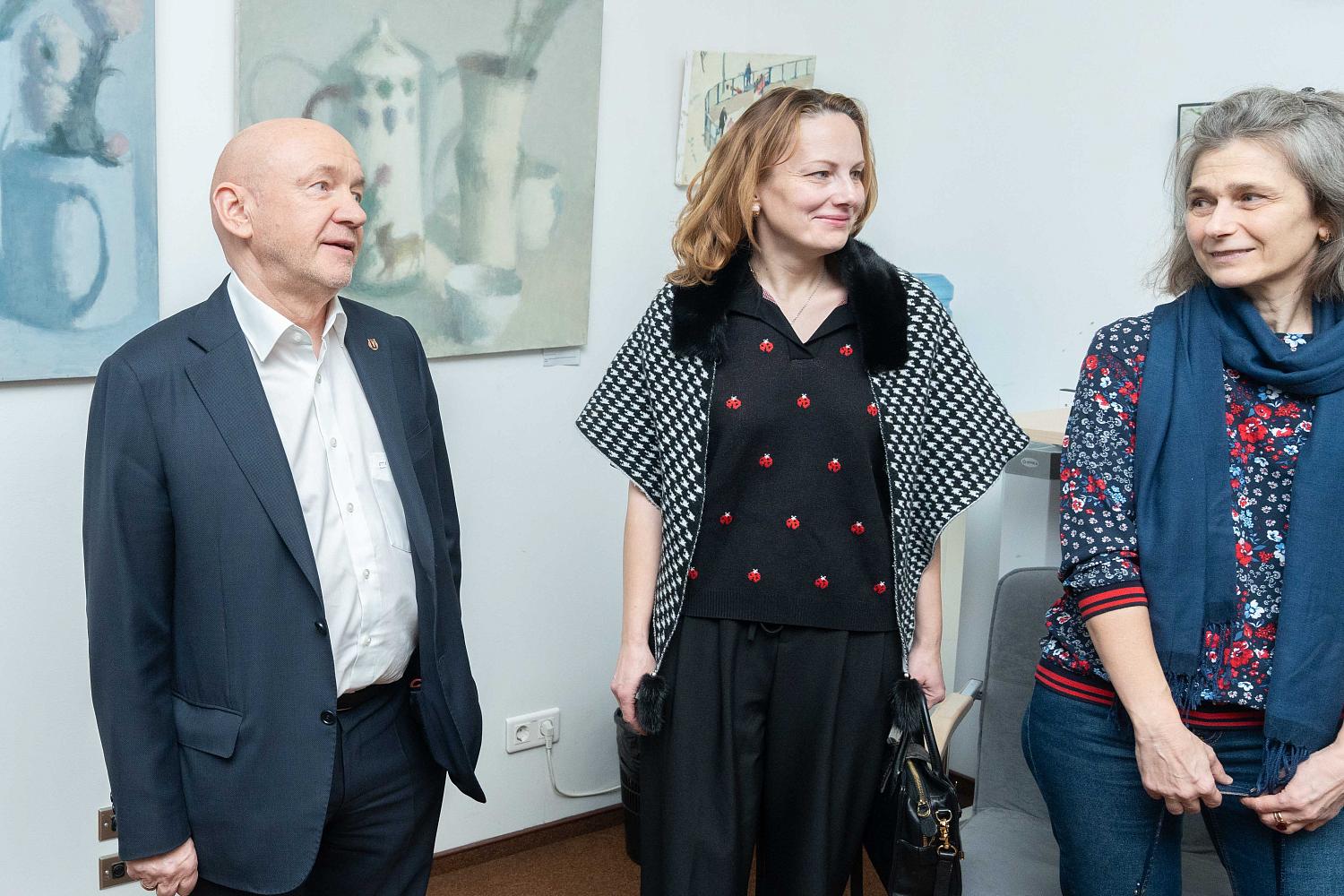 Хоровод миров в картинах Елены Епифановой