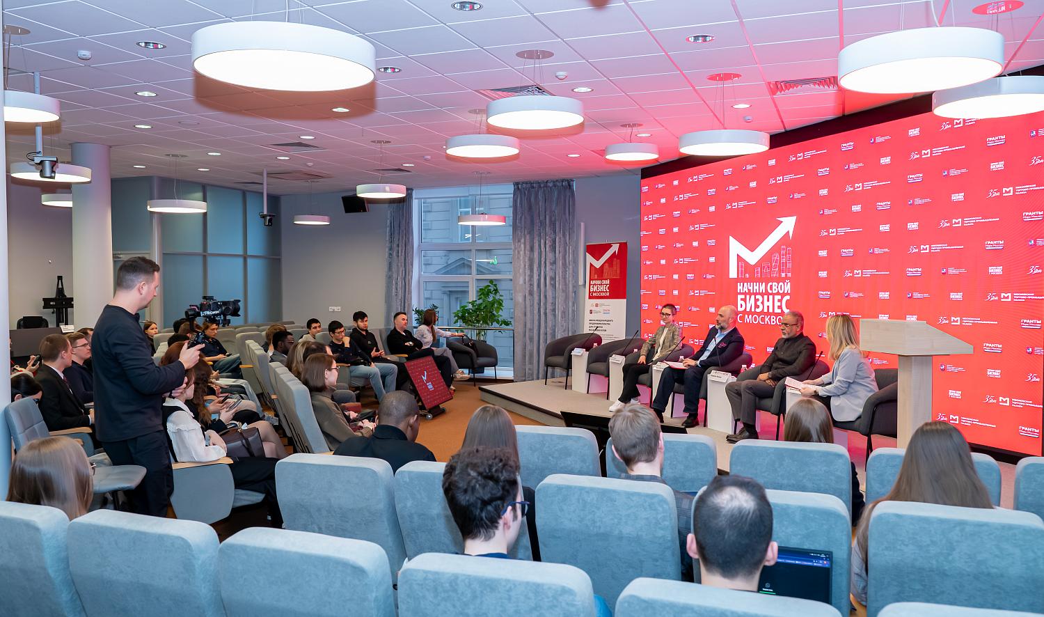 Сертификат в руках, стартап в ноутбуке: что дальше ждёт выпускников Школы международного предпринимательства 