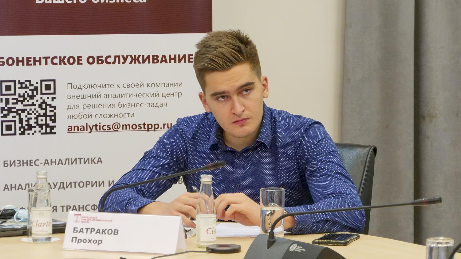 Алгоритм для пиццы, конвертоплан и кофе в такси – новые проекты Startup Huddle