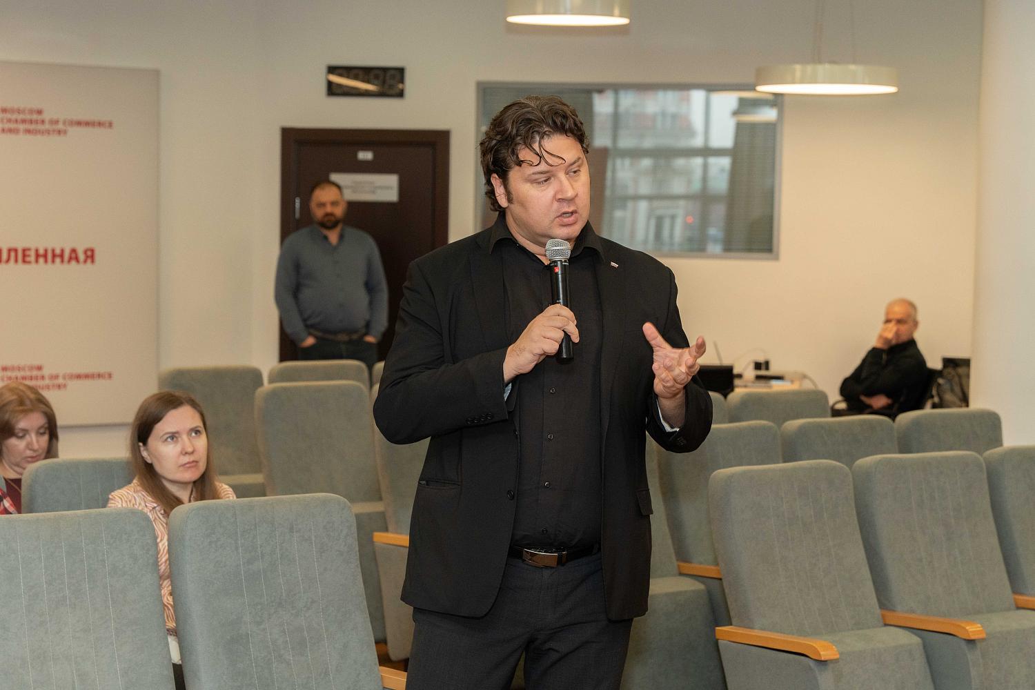 За «Кофе на Петровке» эксперты обсудили проблемы становления фондового рынка РФ