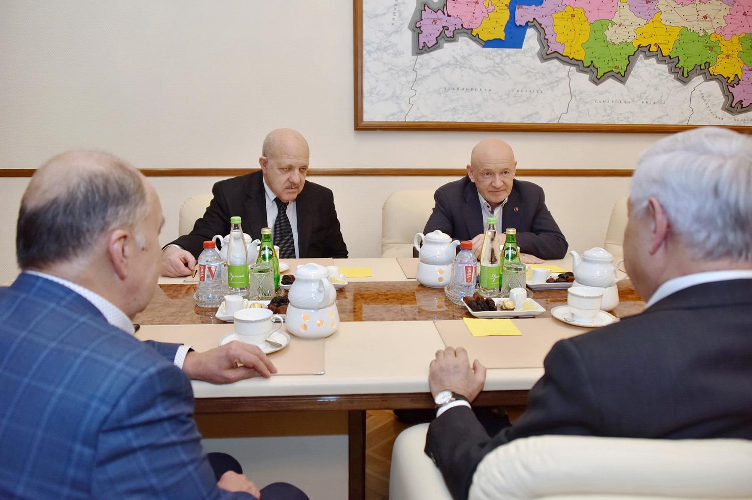 В ходе визита в Татарстан Владимир Платонов принял участие в стратегической сессии и провел ряд важных встреч 