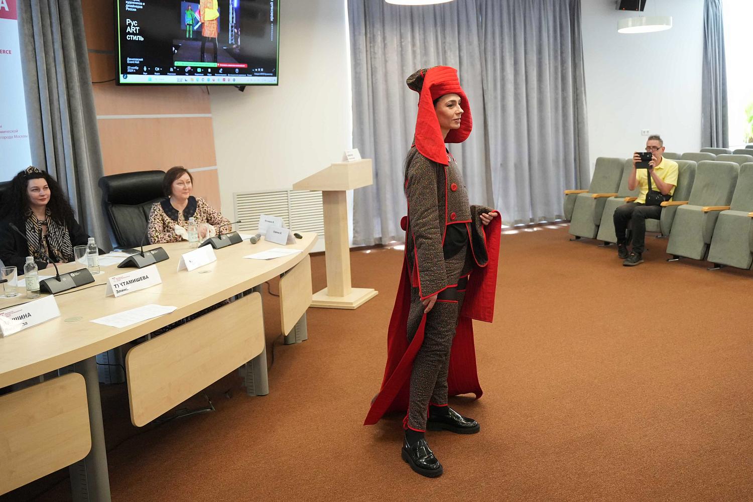 Русская мода: новая жизнь древних традиций