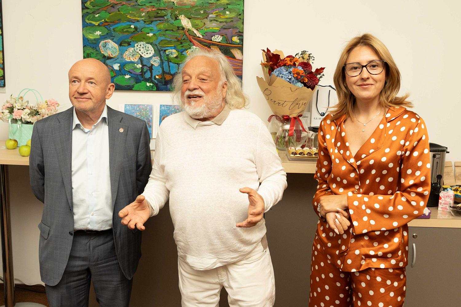 Выставочное пространство МТПП наполнилось светом и теплом картин Любови Потоцкой 