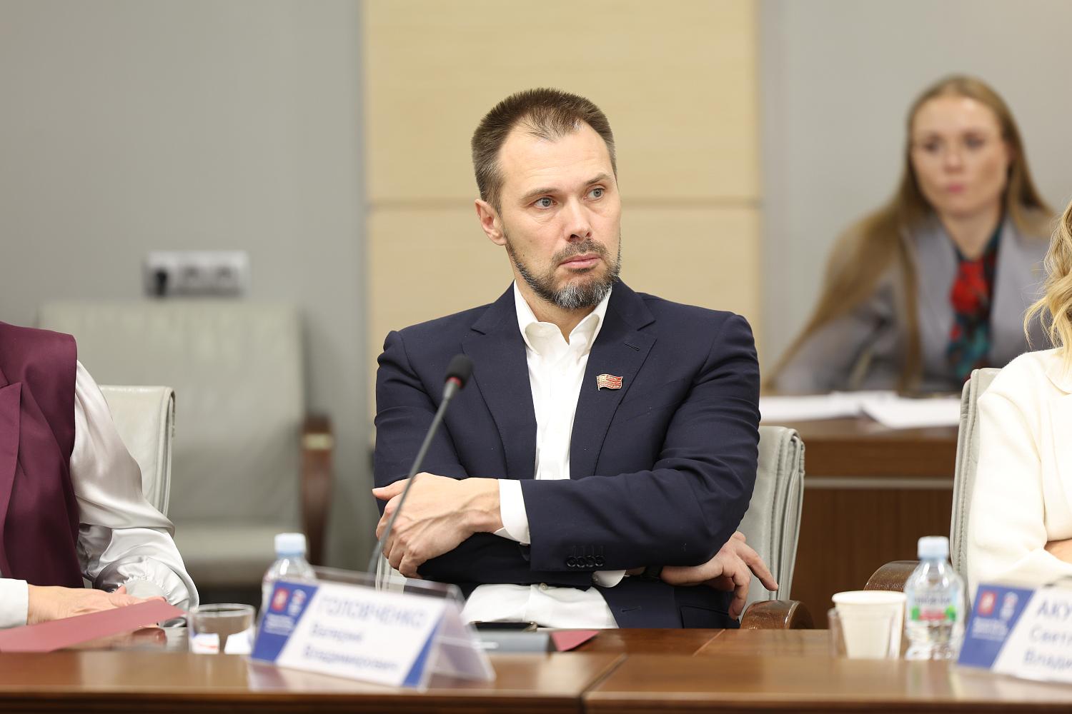 Владимир Платонов на площадке Мосгордумы предложил консолидировать позицию бизнеса по корректировке требований СанПиН