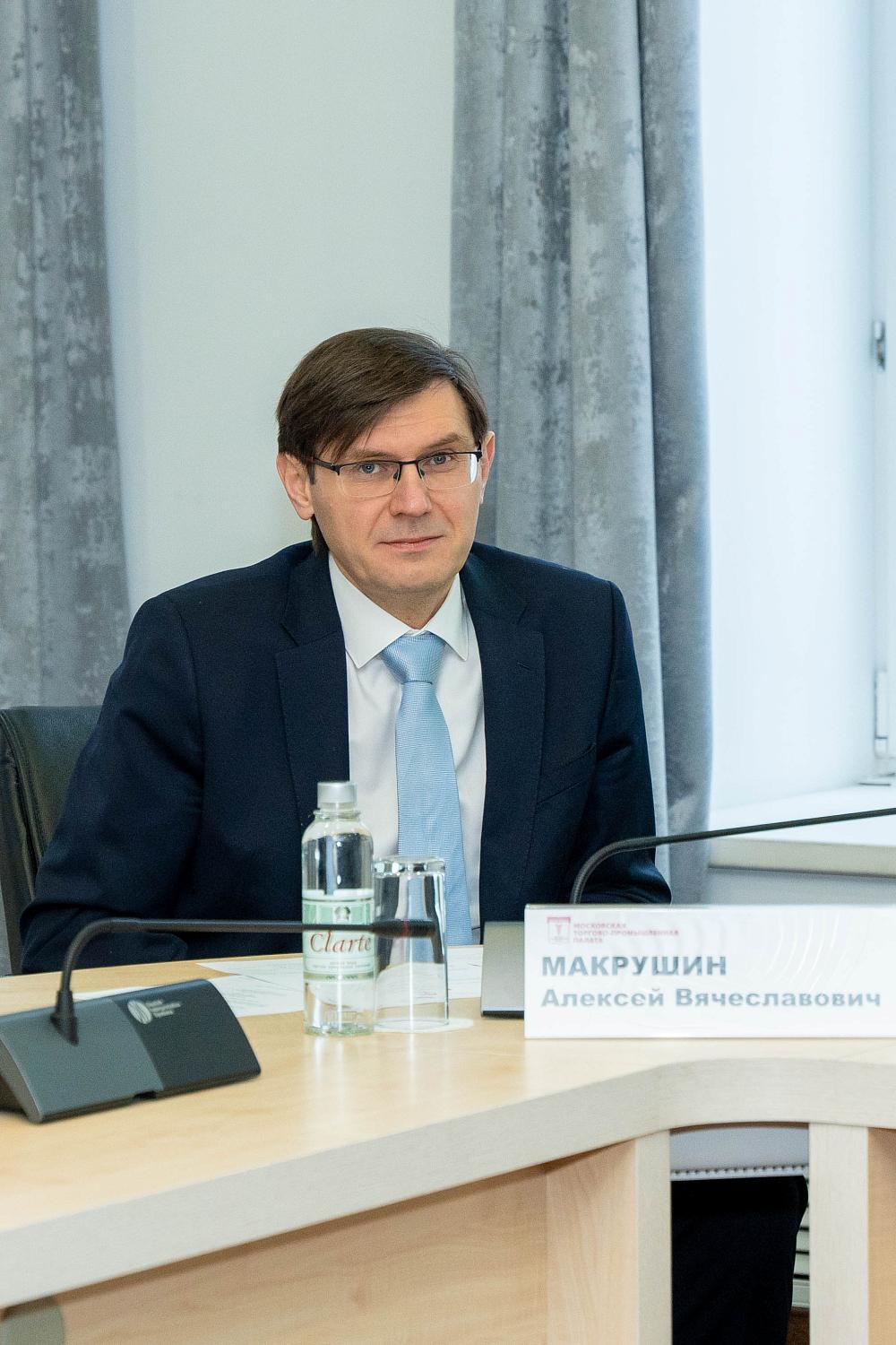 Профессиональное сообщество обсуждает возможности совершенствования системы вывоза ТКО