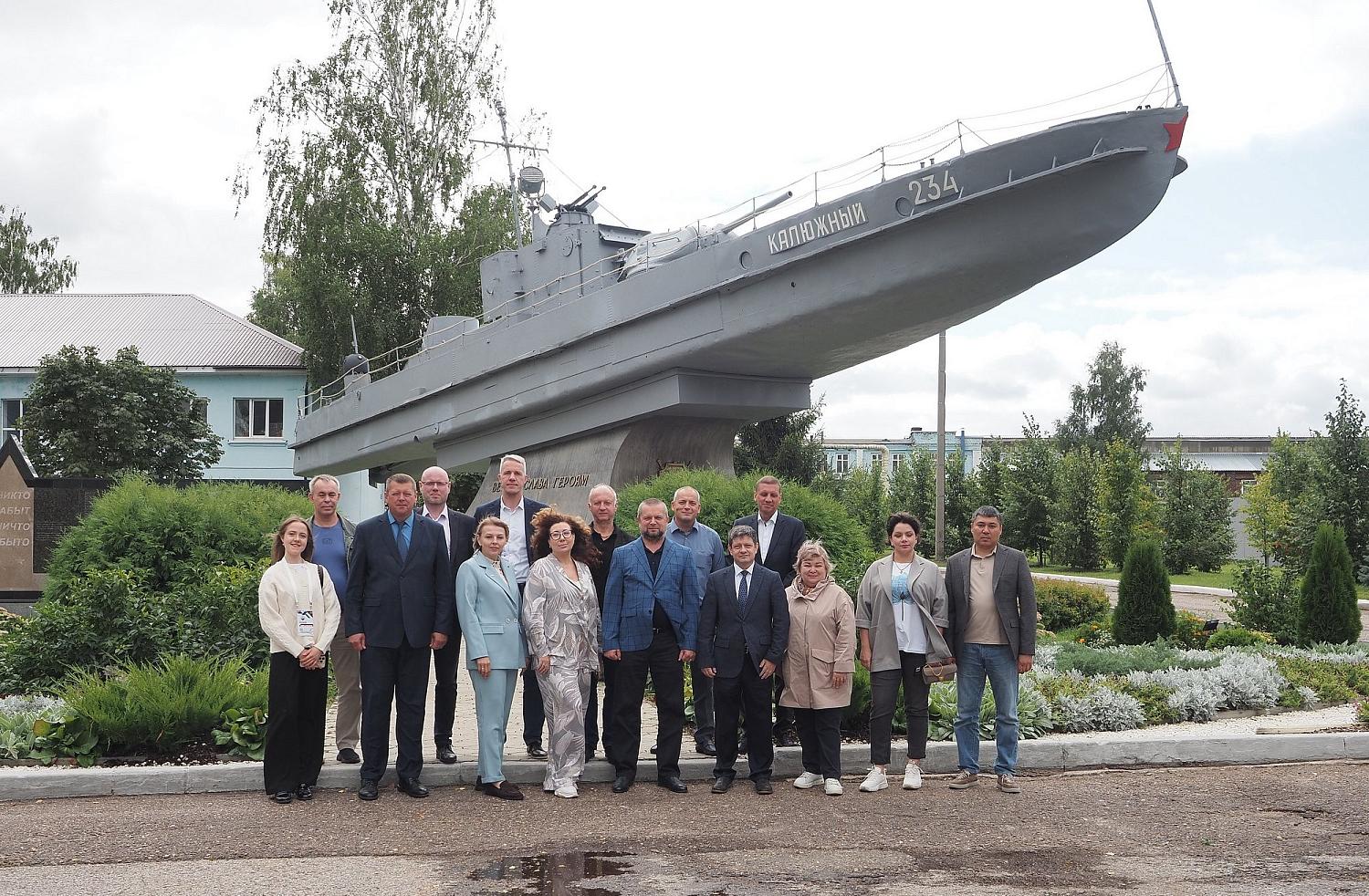 Развитие российско-китайской промышленной кооперации в сфере судостроения/судоремонта обсудили на Форуме РОСТКИ