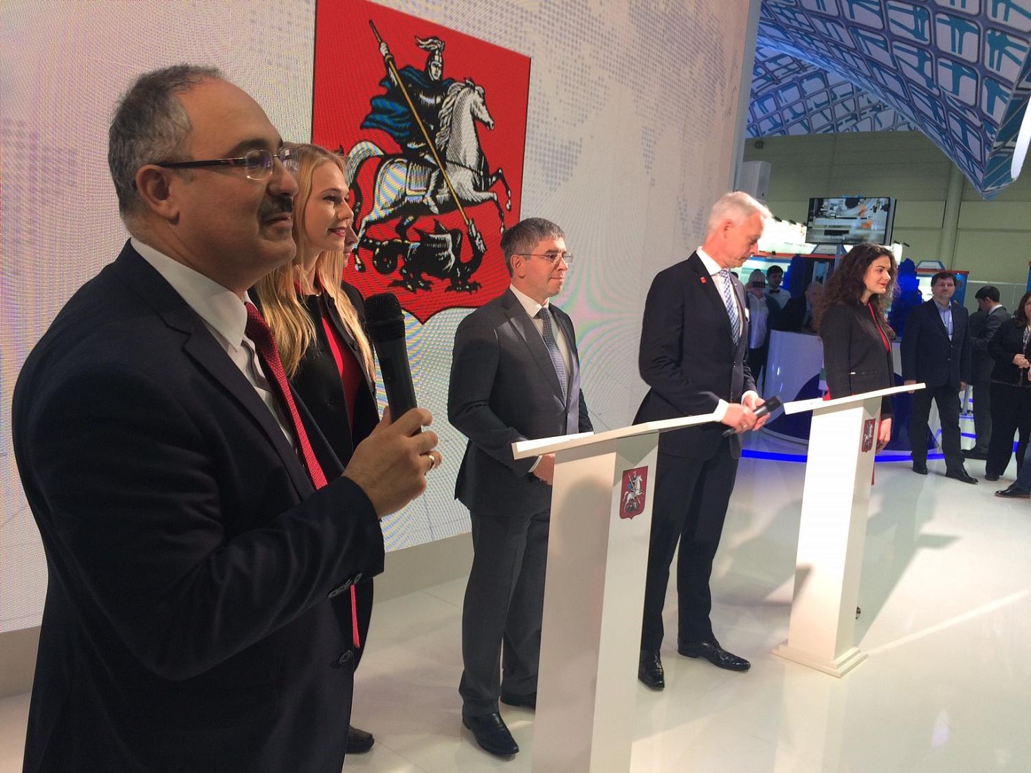 Российские компании представили свой потенциал на стенде Правительства Москвы в Ганновере под брендом «Made in Moscow»