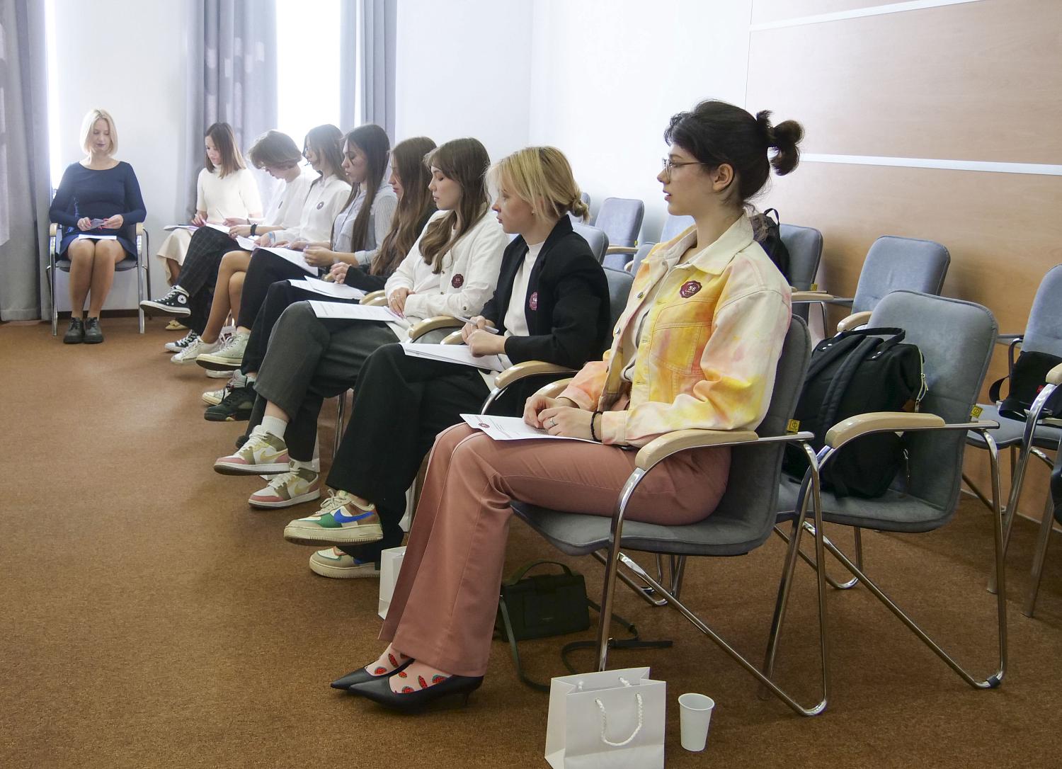 В стенах МТПП прошла учебная пресс-конференция, которую подготовили и провели ученики 56 московской школы 