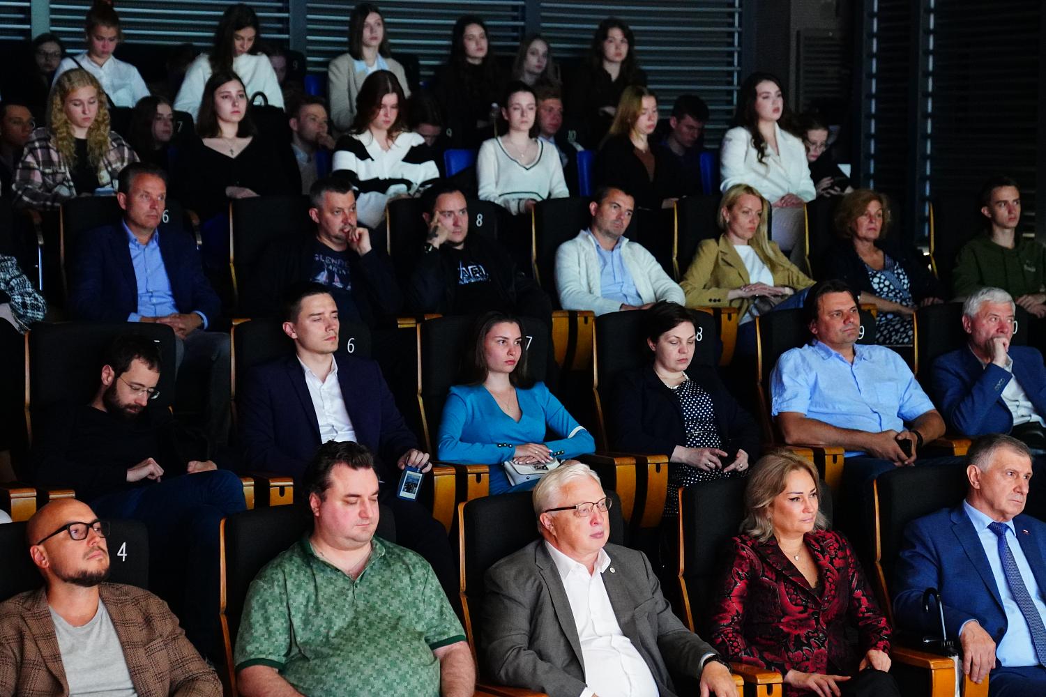 «Экономика нового времени»: Московская торгово-промышленная палата провела конференцию в общественном штабе Сергея Собянина