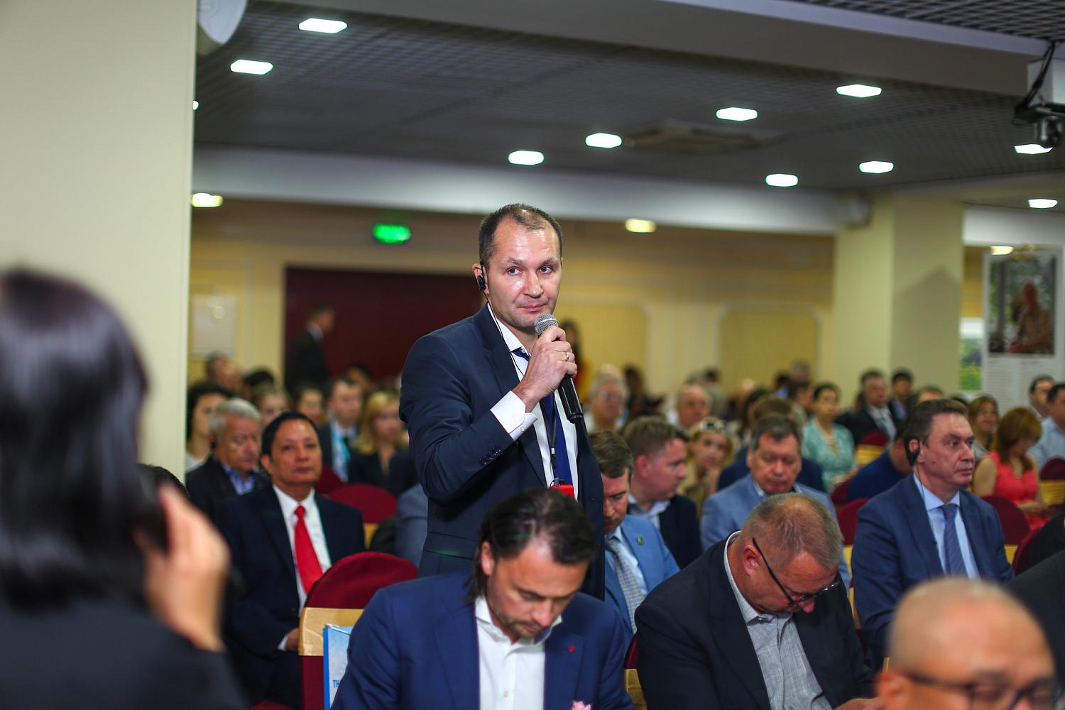 Конференция по продвижению инвестиций, торговли и туризма Социалистической Республики Вьетнам.