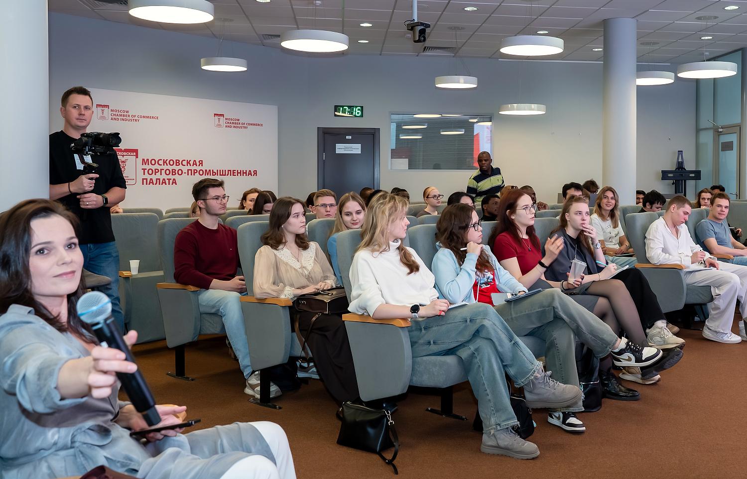 Как выделиться среди конкурентов: будущие предприниматели учились продавать свои идеи