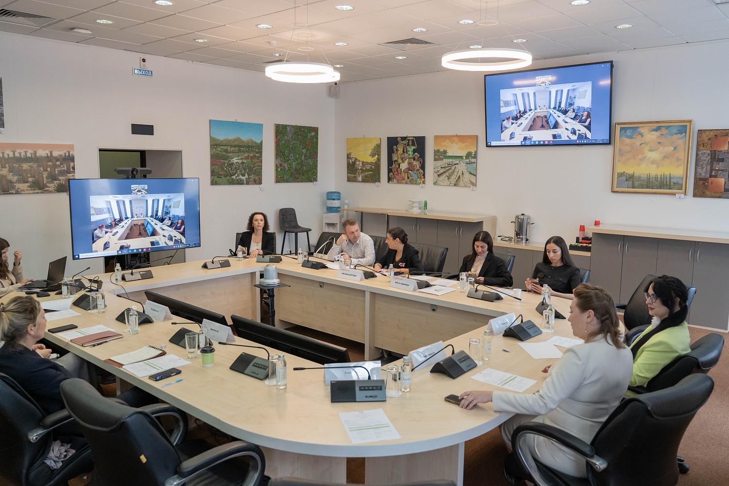 Деловые женщины обменялись практическими рекомендациями на площадке МТПП