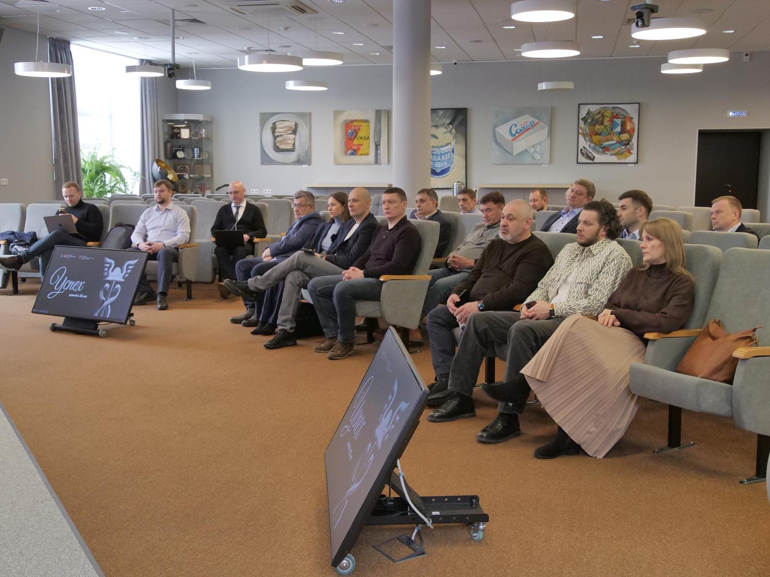 Представители таксомоторной отрасли столицы обсудили свое будущее