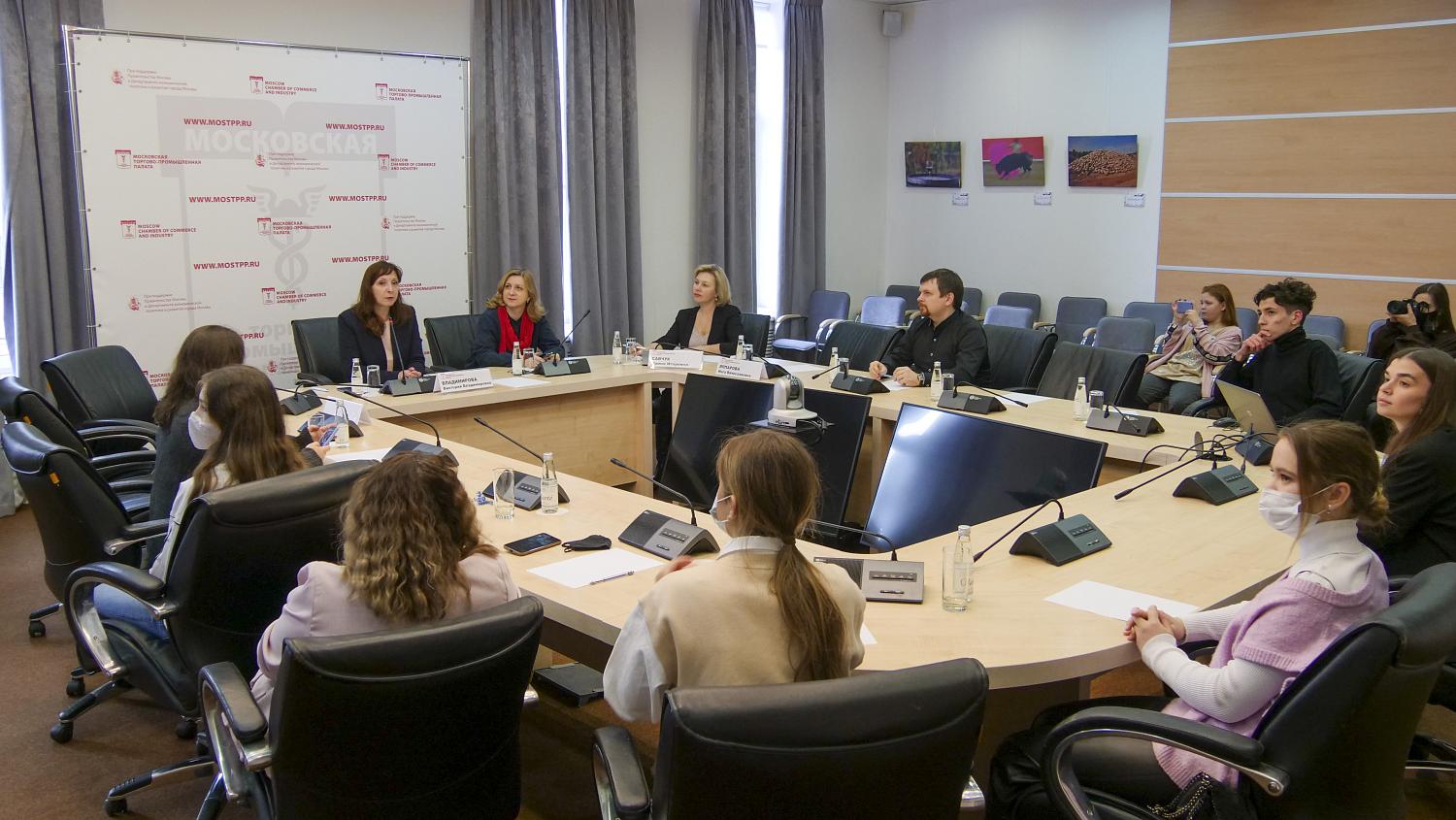 Волонтерство и молодёжное социальное предпринимательство обсудили в МТПП