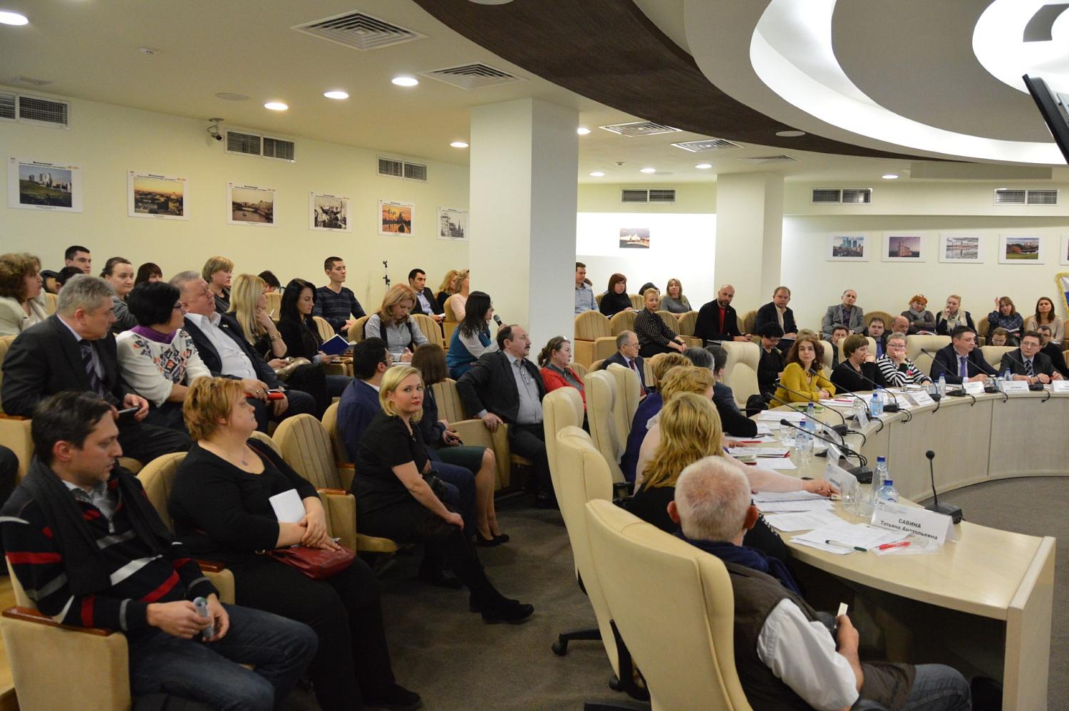 Московские предприниматели обсудили с представителями власти новые правила привлечения иностранных граждан к трудовой деятельности в столице