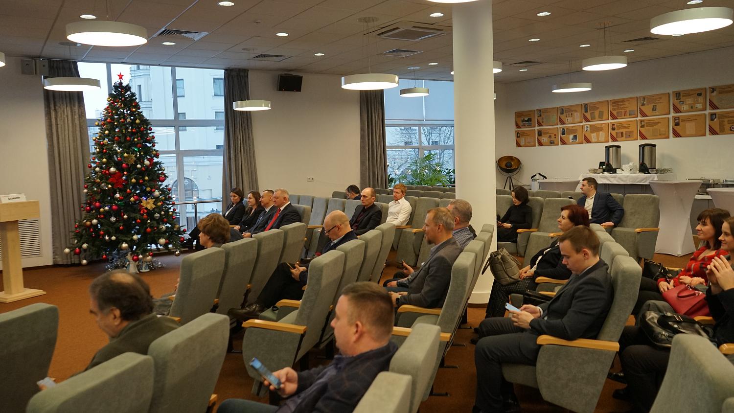Мастера разрешения долговых споров получили заслуженные награды