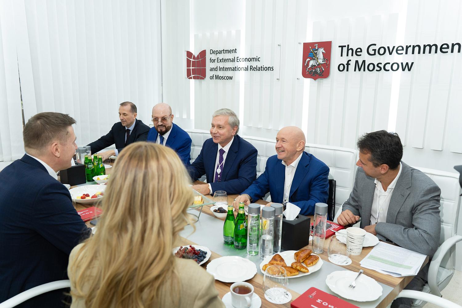 Владимир Платонов в составе делегации ТПП РФ принял участие в работе Инвестиционного форума в Абу-Даби 