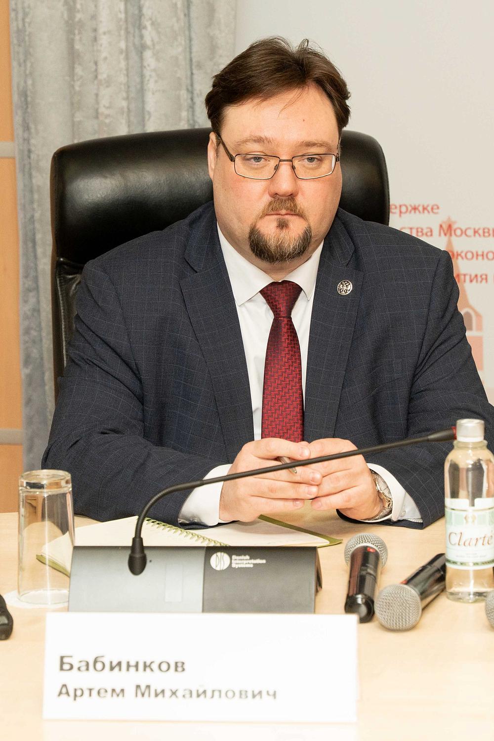 За «Кофе на Петровке» эксперты обсудили проблемы становления фондового рынка РФ