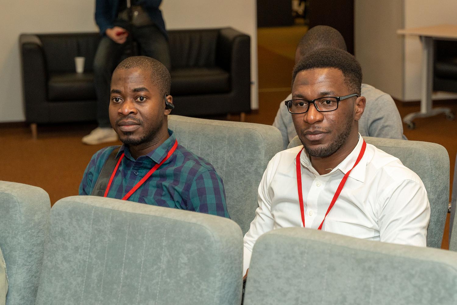 Иностранным студентам рассказали об особенностях трудового законодательства РФ