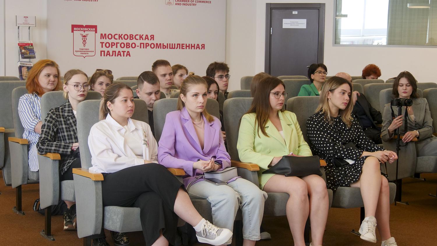 Обсуждены проблемы взаимодействия дизайнеров и производственников 