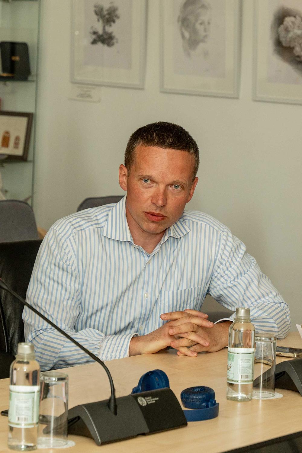 Эксперты рекомендуют отказаться от «шор» при поиске персонала