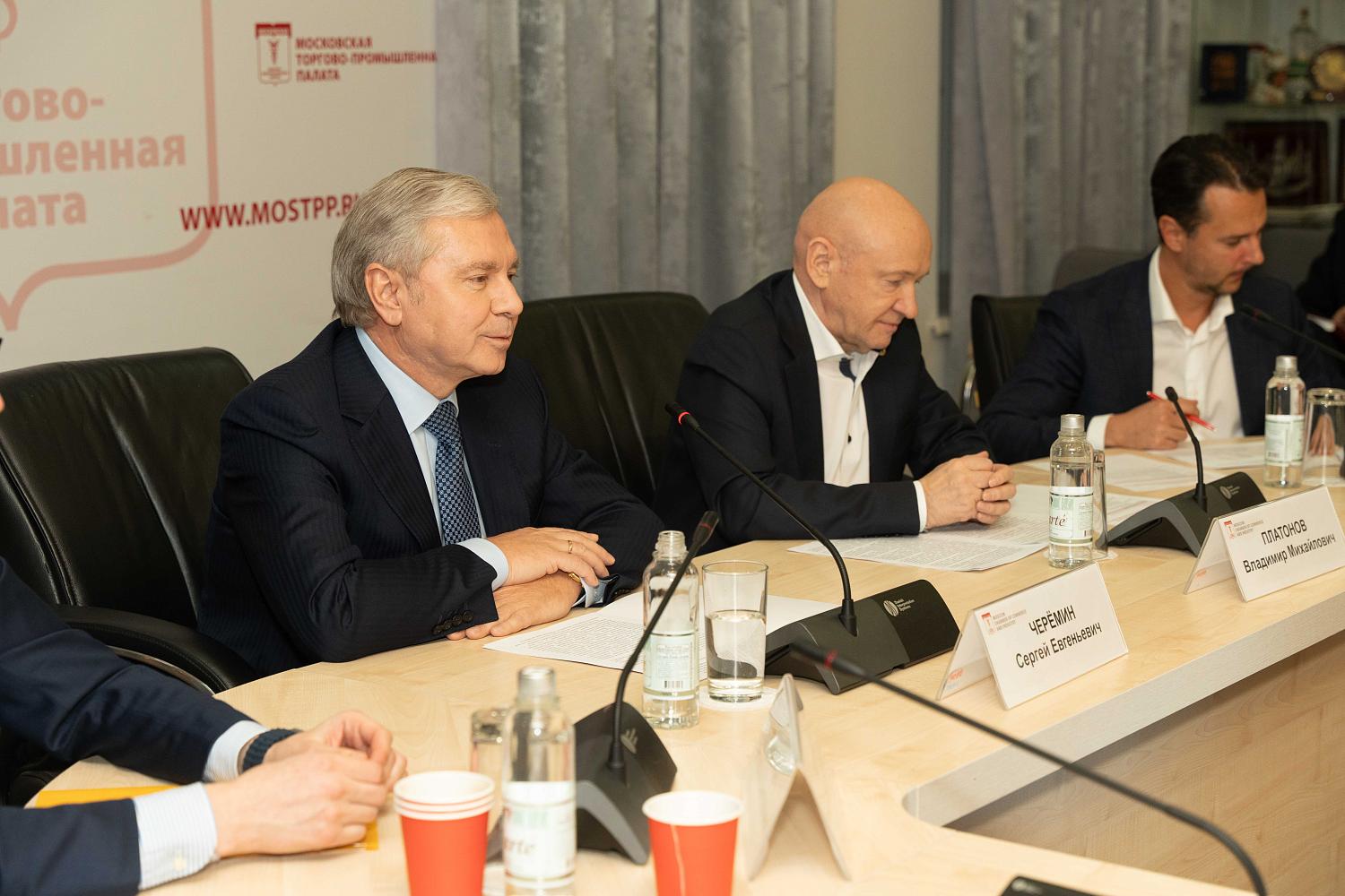 Эксперты по внешнеэкономической деятельности обменялись опытом и поделились проблемами