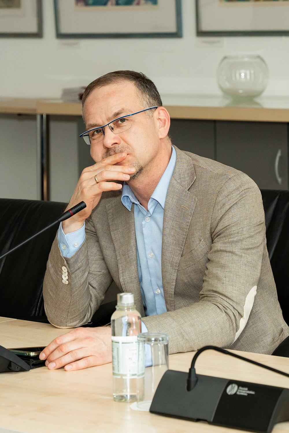 Эксперты рекомендуют отказаться от «шор» при поиске персонала