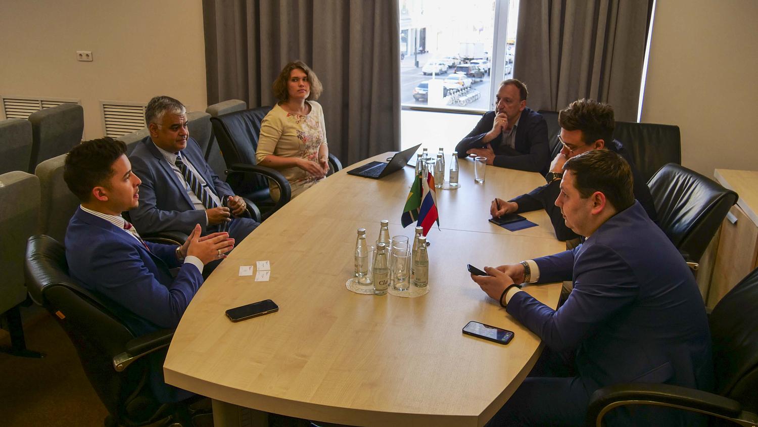 Официальный визит делегации из Бразилии завершился деловыми переговорами по цифровому проекту