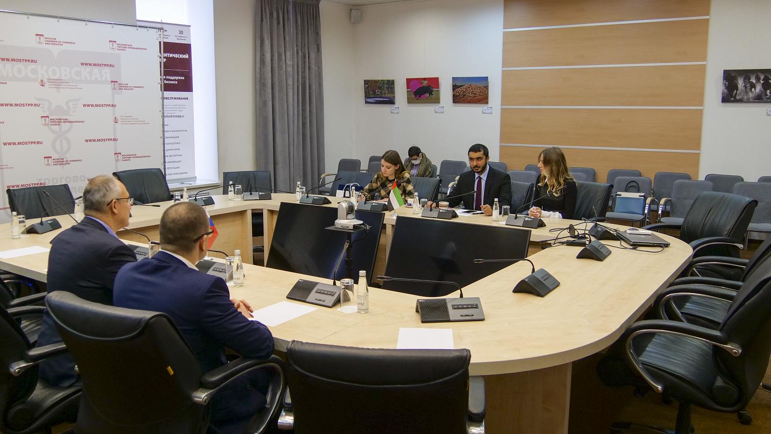 Эмират Абу-Даби готов принять российские компании  