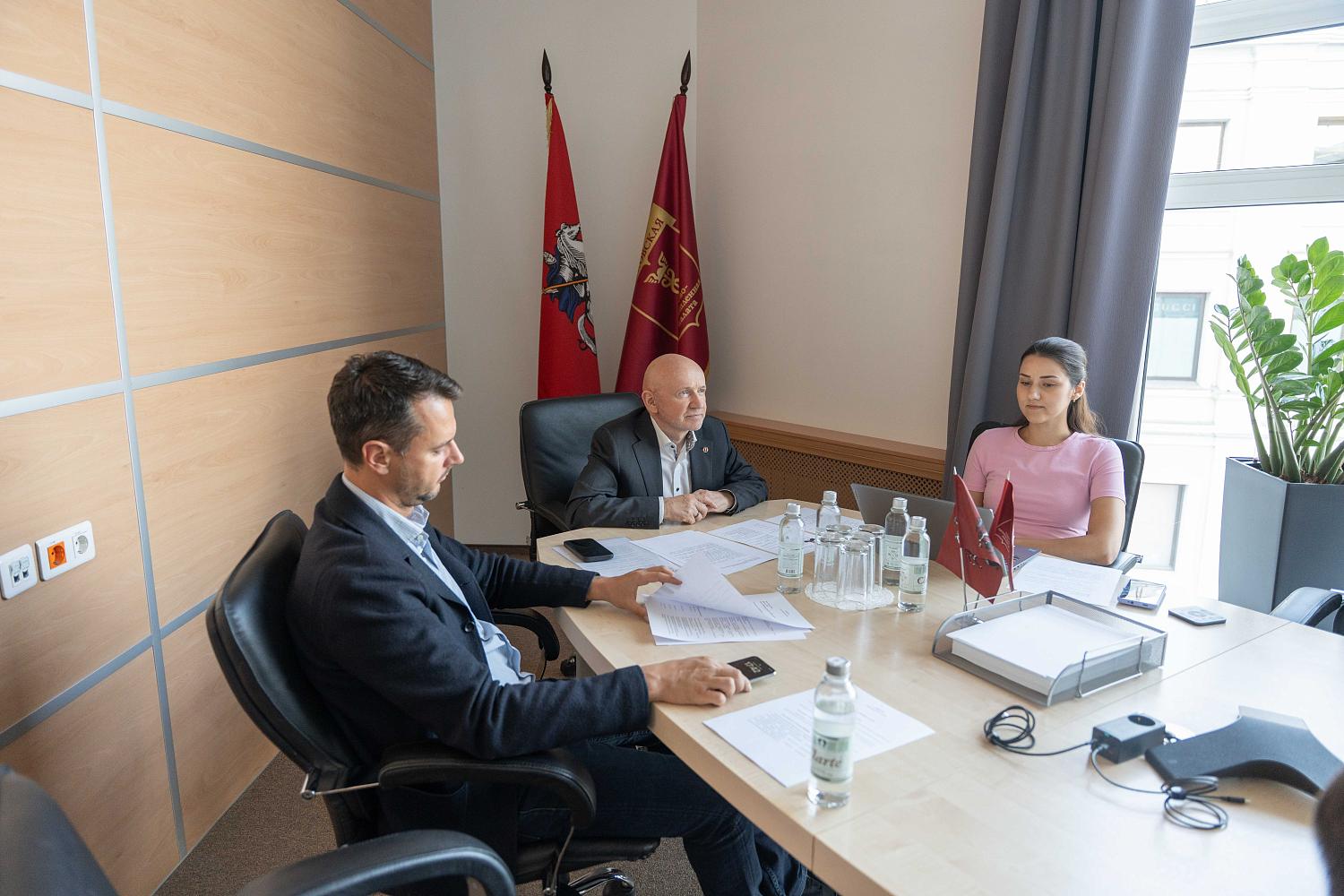 Президент МТПП Владимир Платонов провел встречу с коллегой из Колумбии