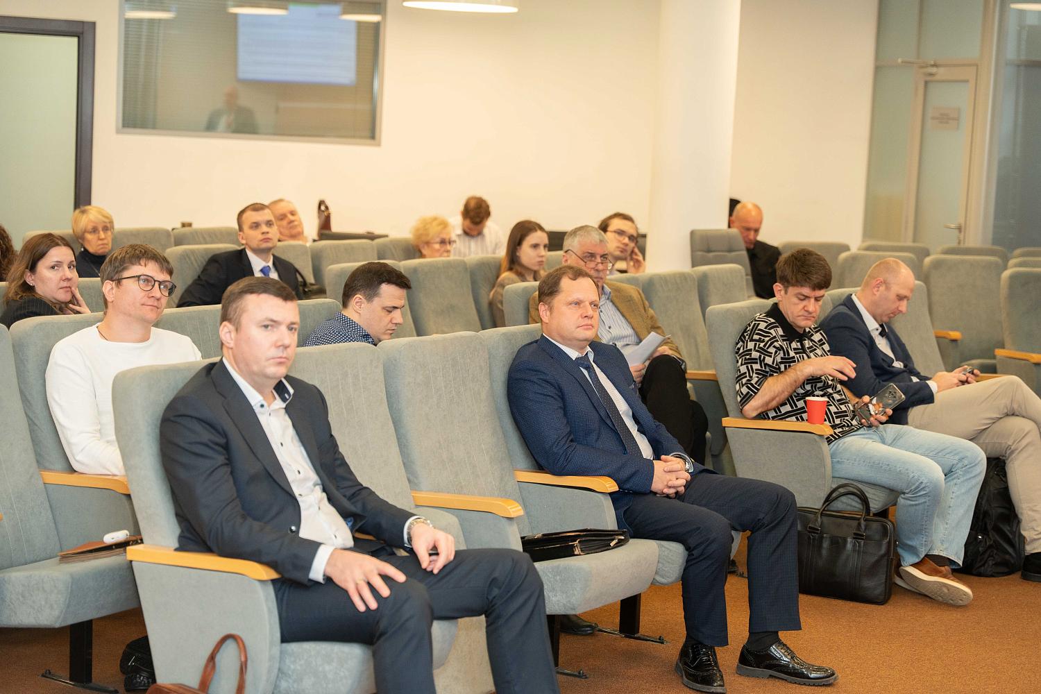 Бизнесменов познакомили с последними изменениями в сфере логистики