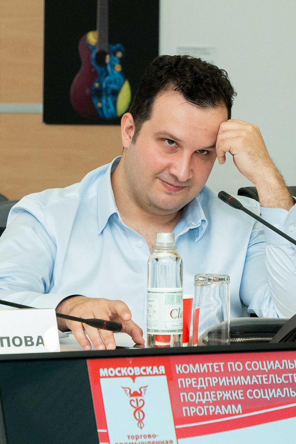 Специалисты обсуждают направления развития дополнительного образования в социальной сфере